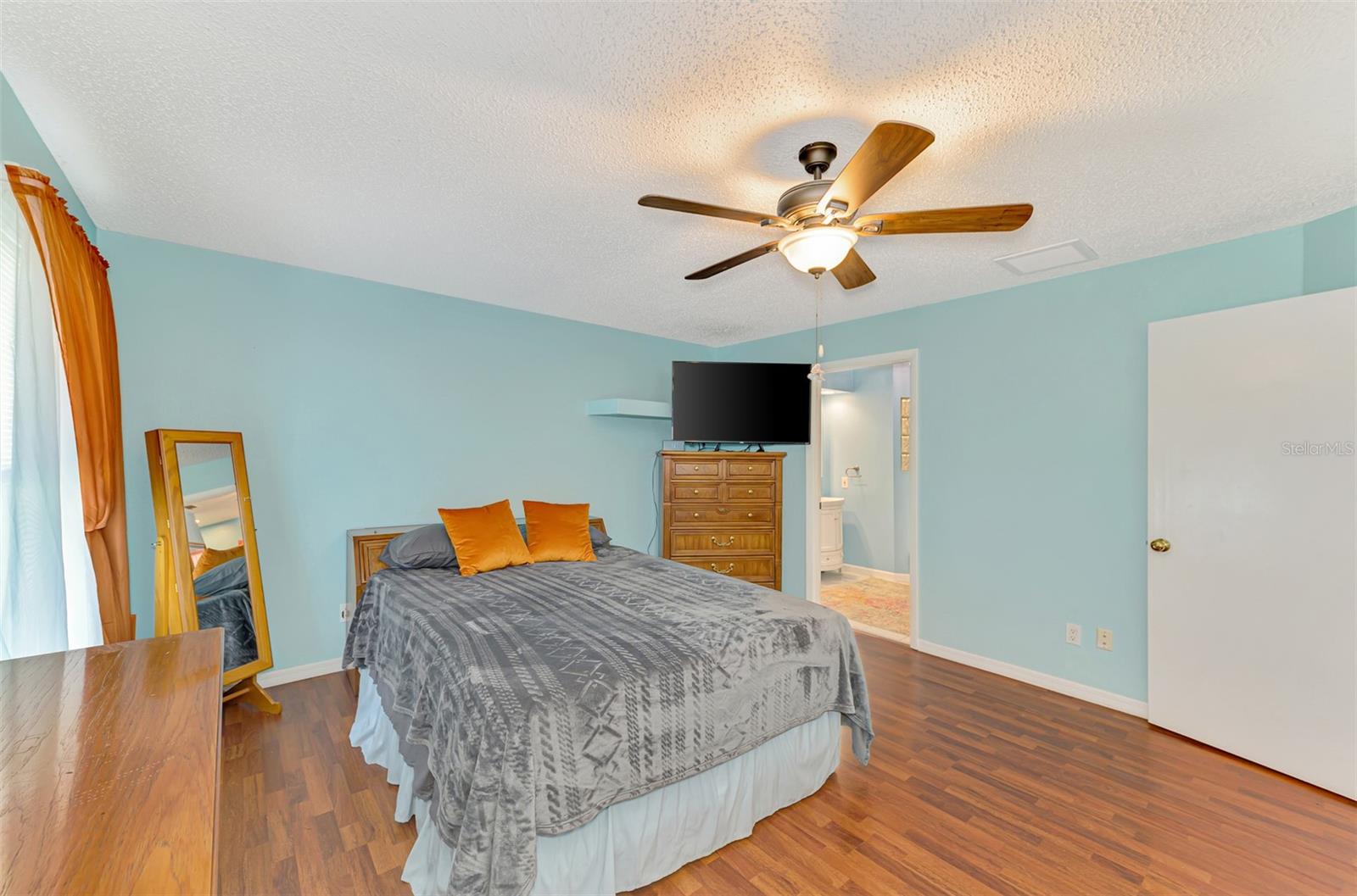 Image 31 of 59 For 22515 Rye Avenue