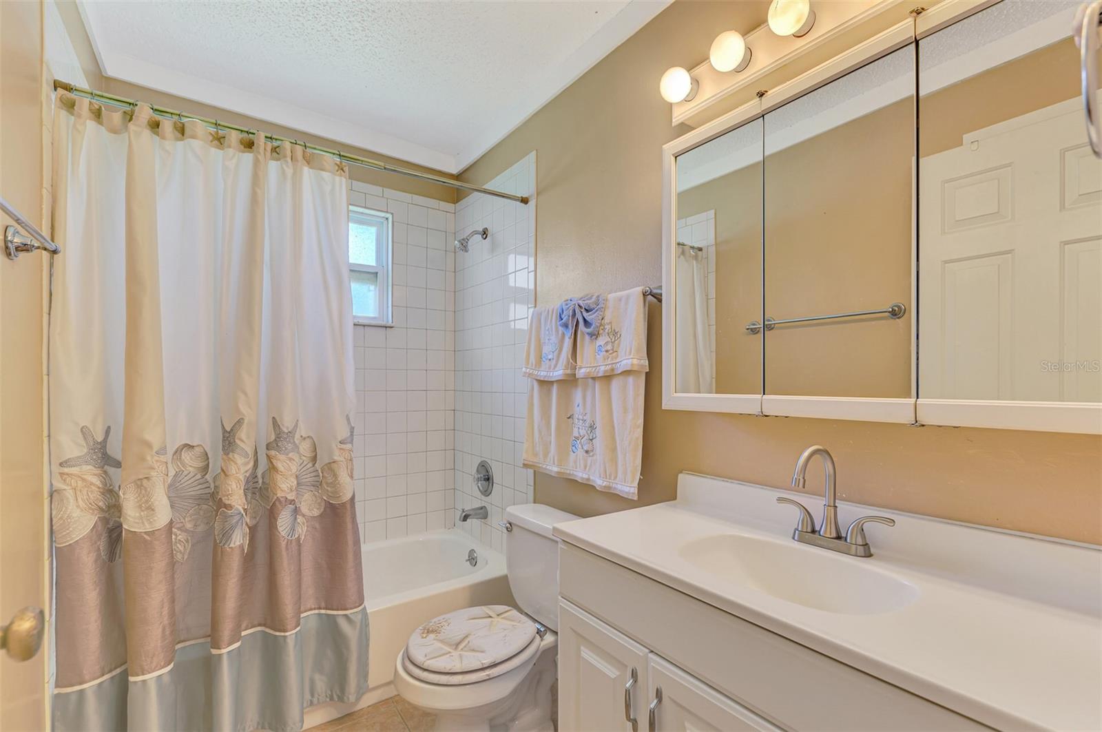 Image 38 of 59 For 22515 Rye Avenue