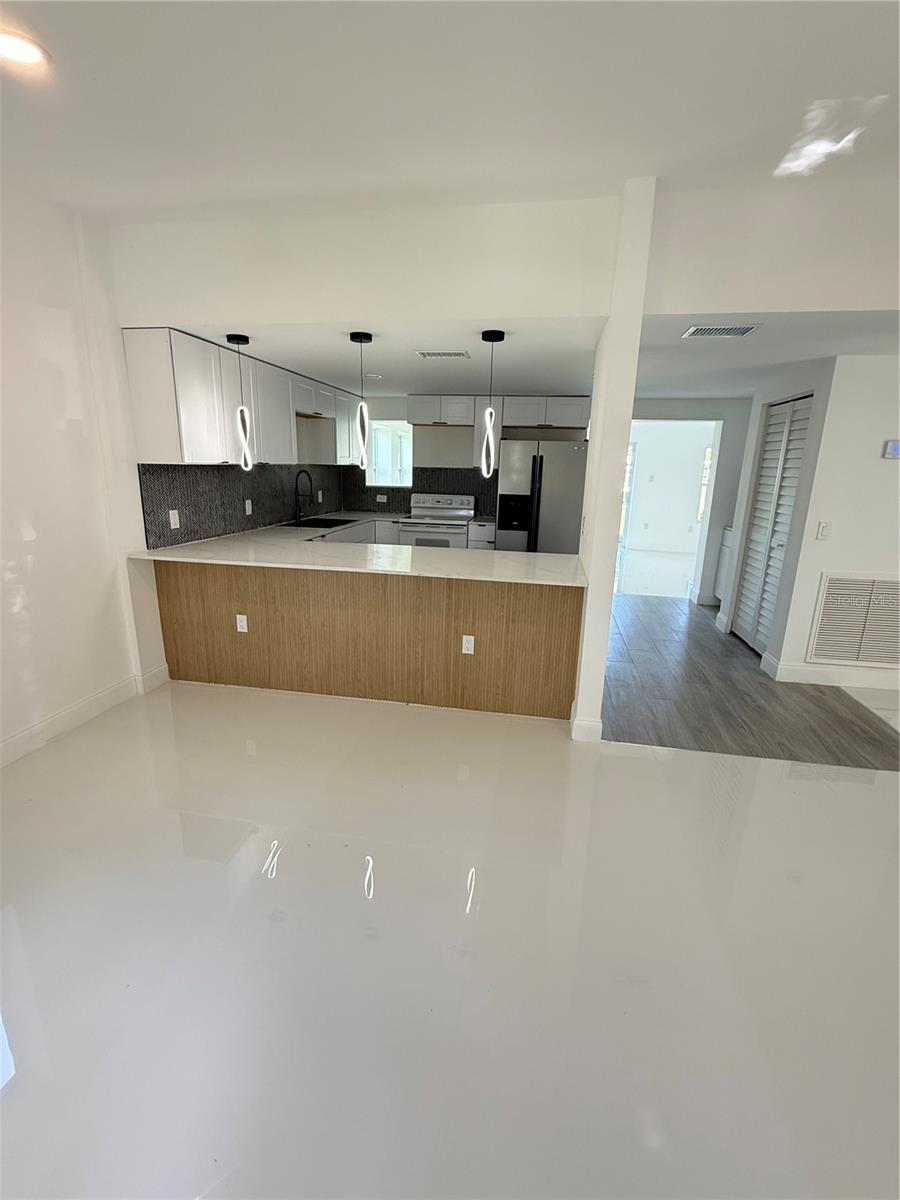 Image 4 of 14 For 203 Waterway Circle Ne