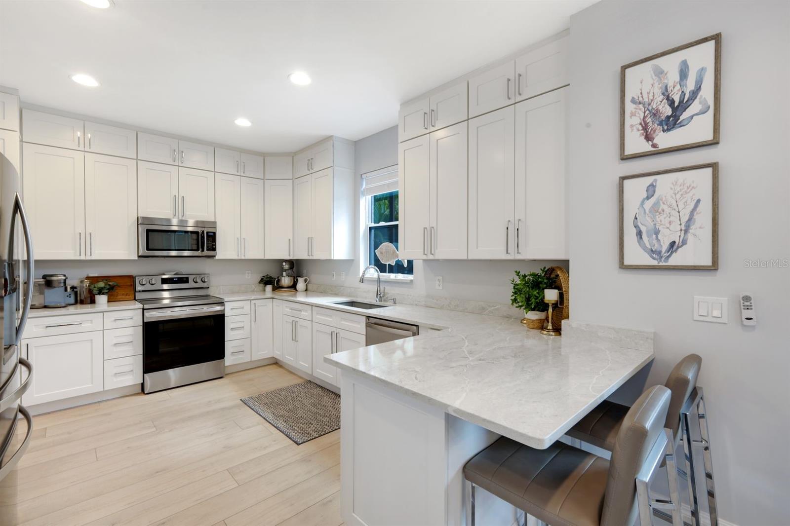 Image 10 of 34 For 20621 Silver Palm Drive