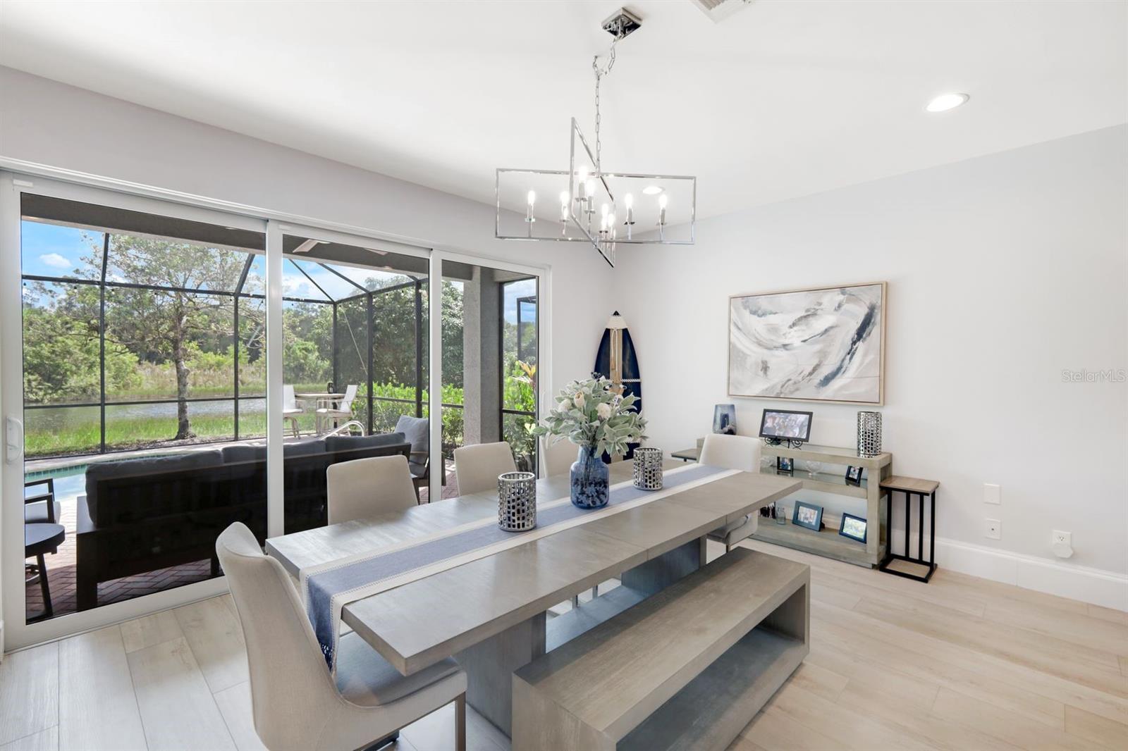 Image 13 of 34 For 20621 Silver Palm Drive