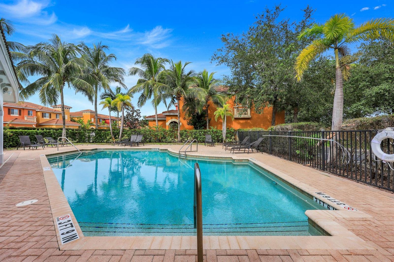 Image 33 of 34 For 20621 Silver Palm Drive