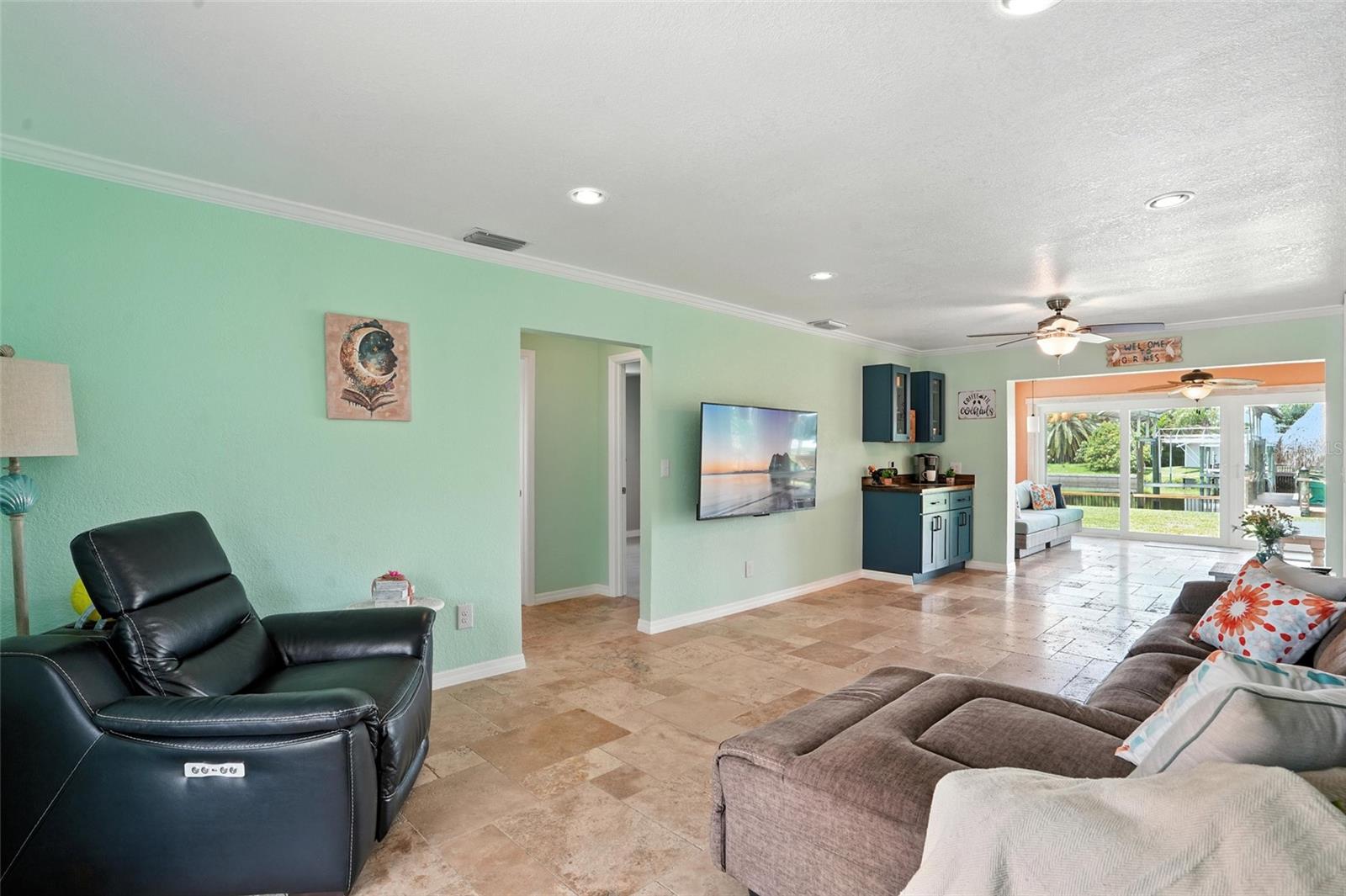 Image 7 of 43 For 2131 Saint Croix Avenue