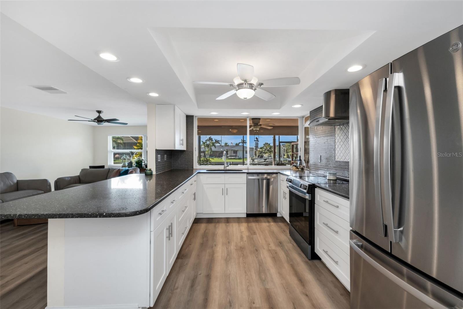 Image 13 of 56 For 517 Belvedere Court