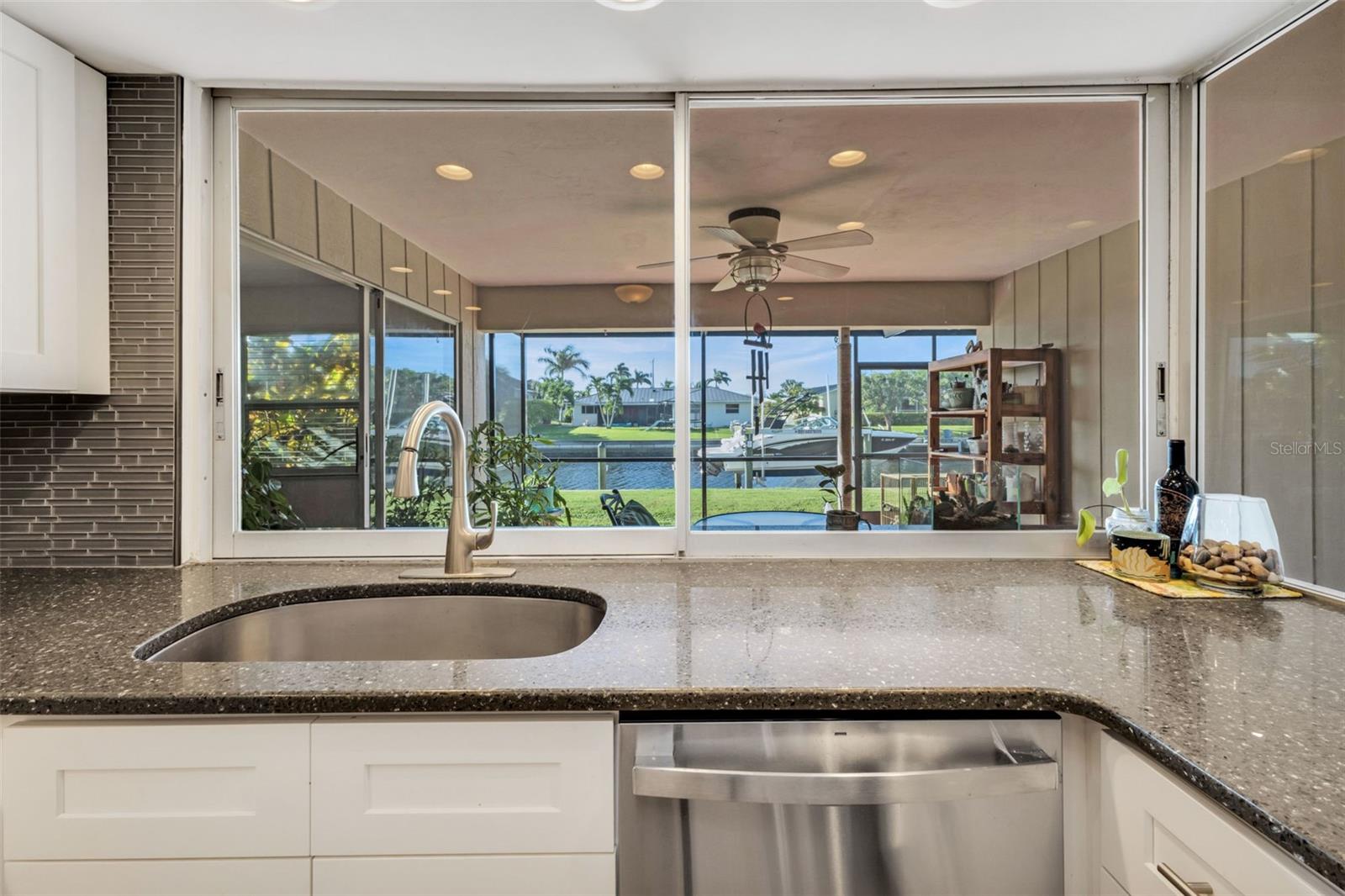 Image 16 of 56 For 517 Belvedere Court