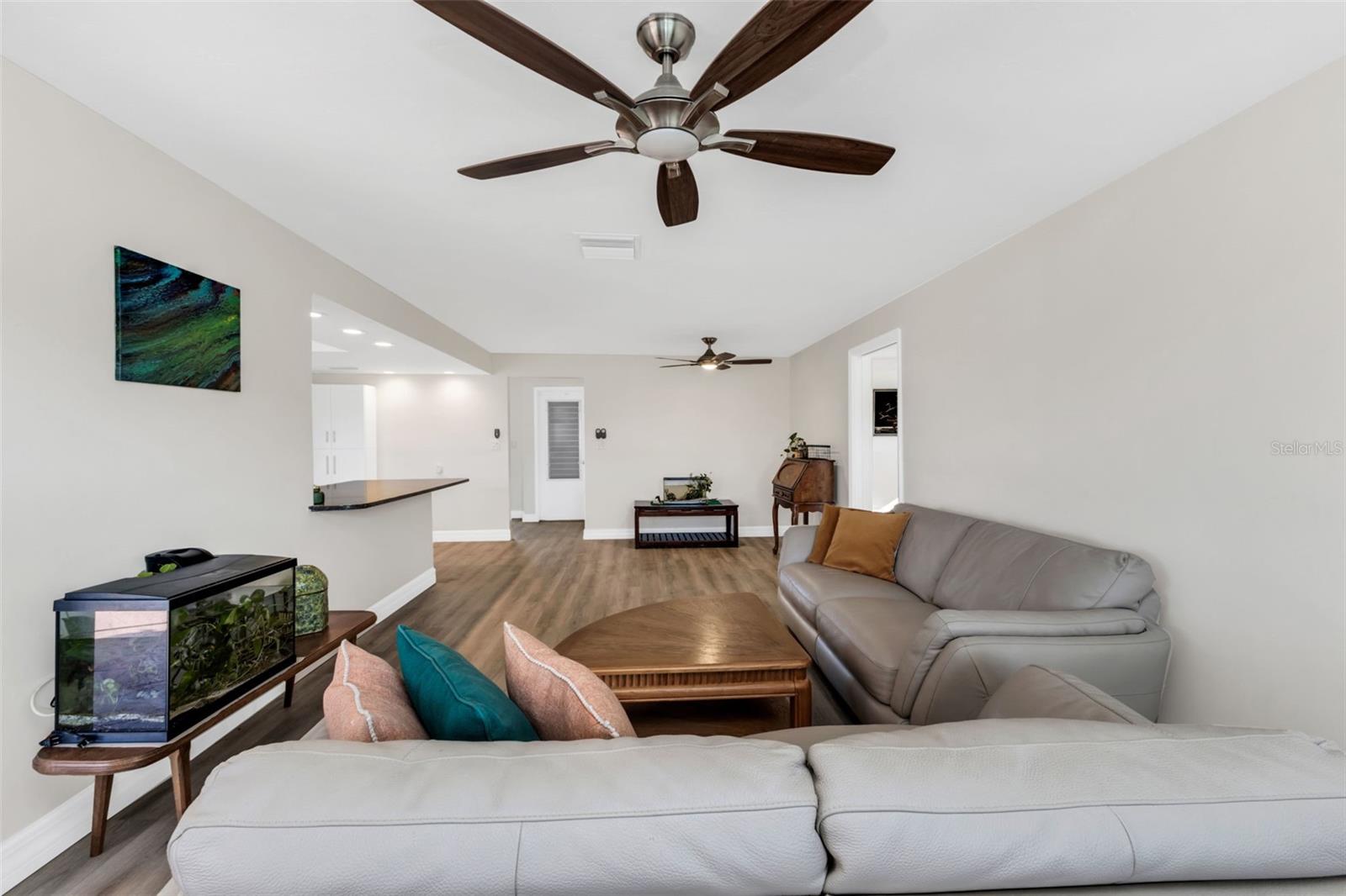 Image 20 of 56 For 517 Belvedere Court