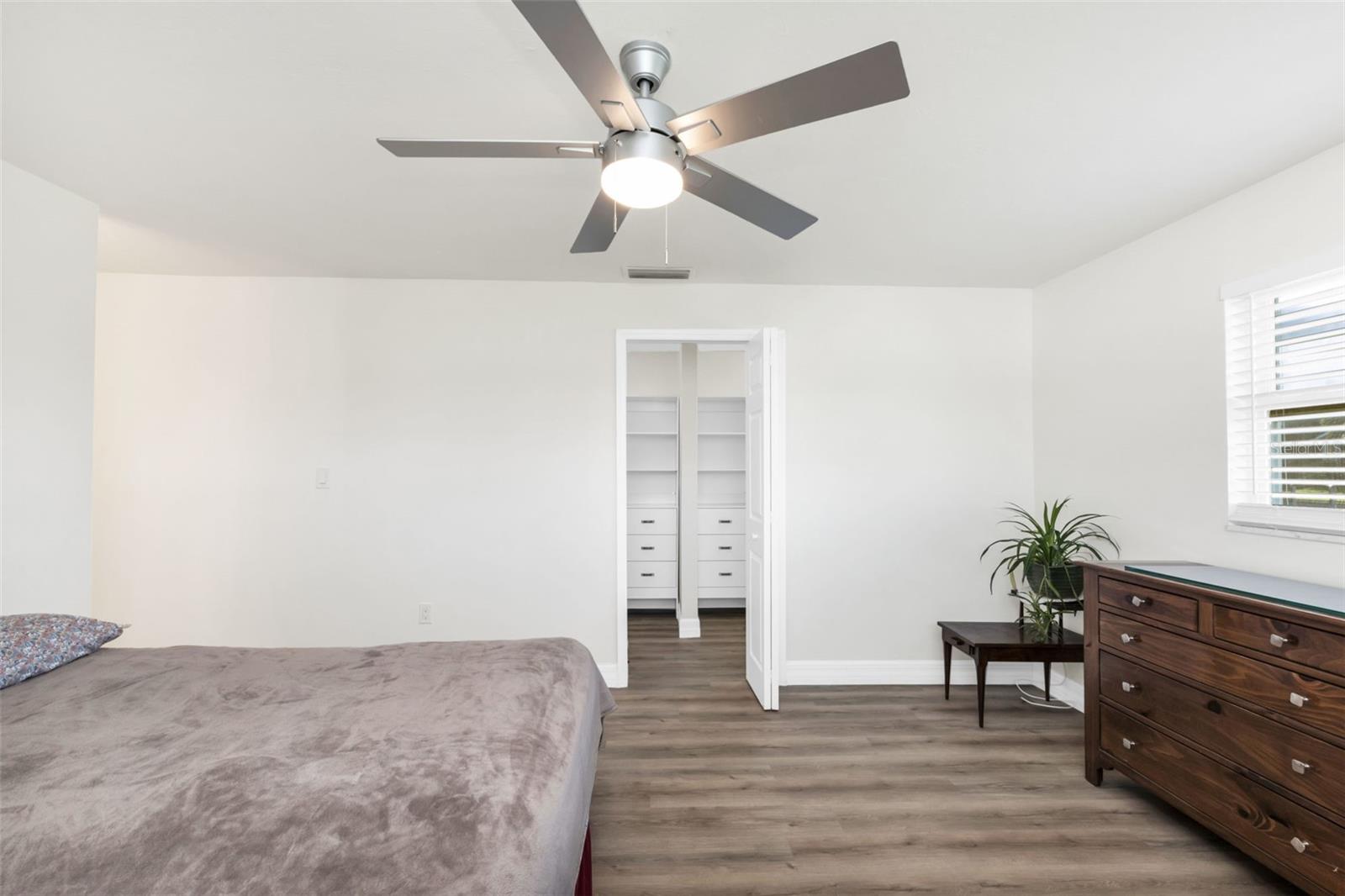 Image 23 of 56 For 517 Belvedere Court