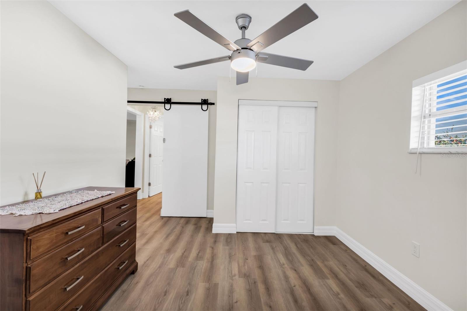 Image 31 of 56 For 517 Belvedere Court