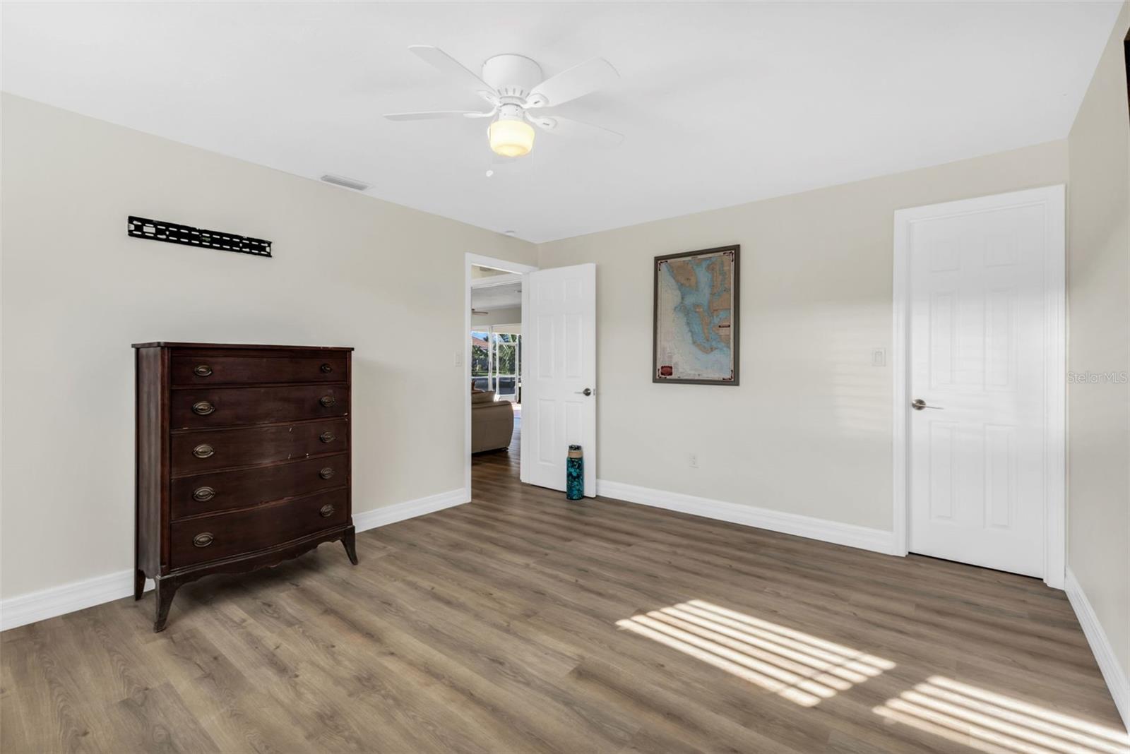 Image 33 of 56 For 517 Belvedere Court