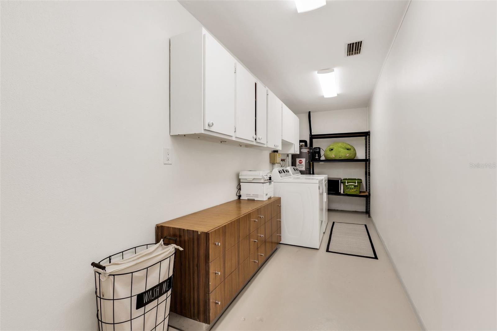 Image 39 of 56 For 517 Belvedere Court