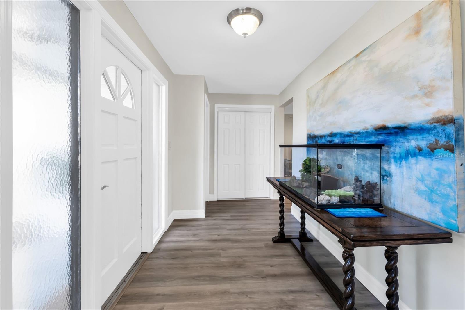 Image 6 of 56 For 517 Belvedere Court