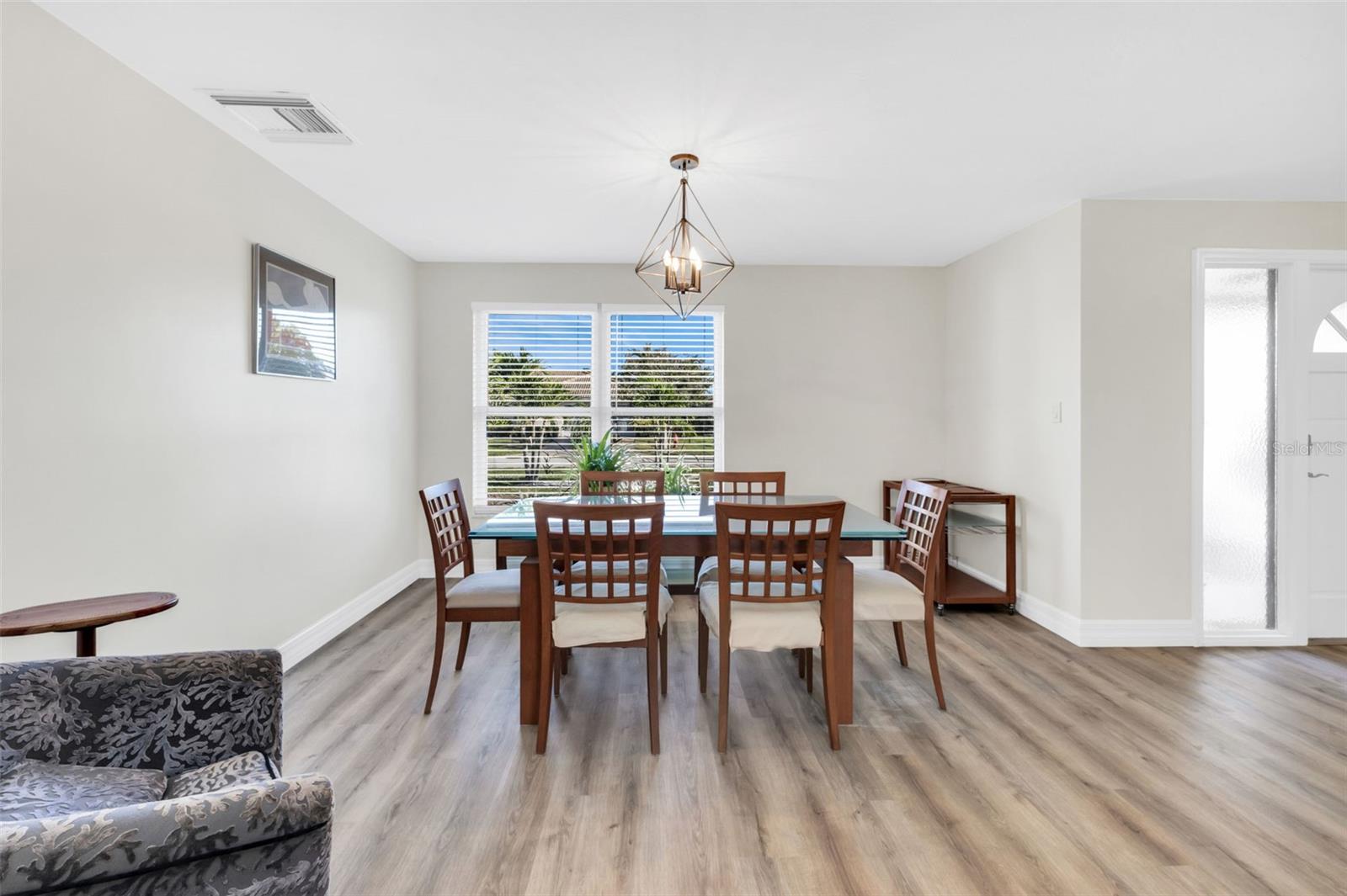 Image 8 of 56 For 517 Belvedere Court