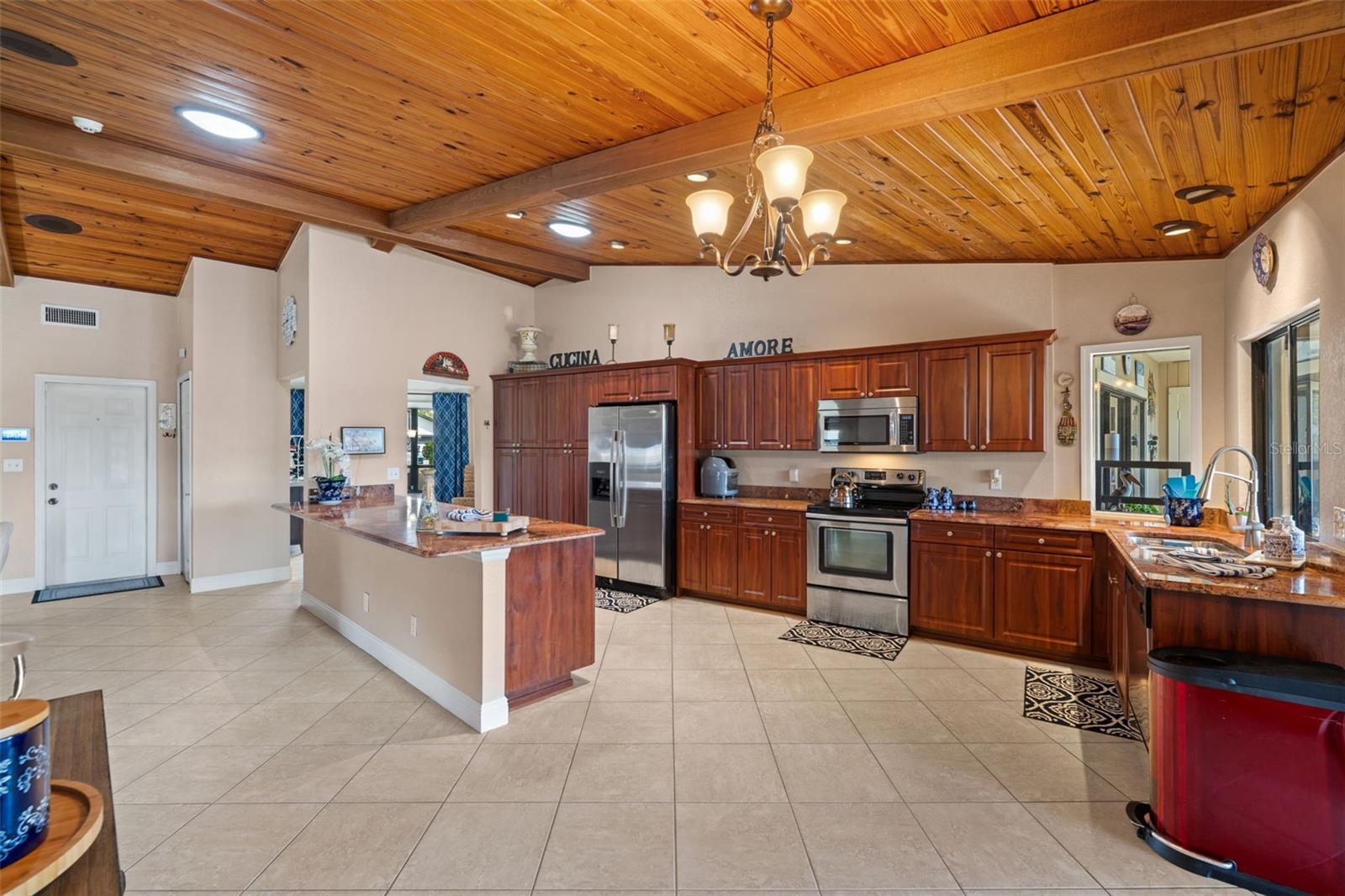 Image 14 of 51 For 1922 5th Street