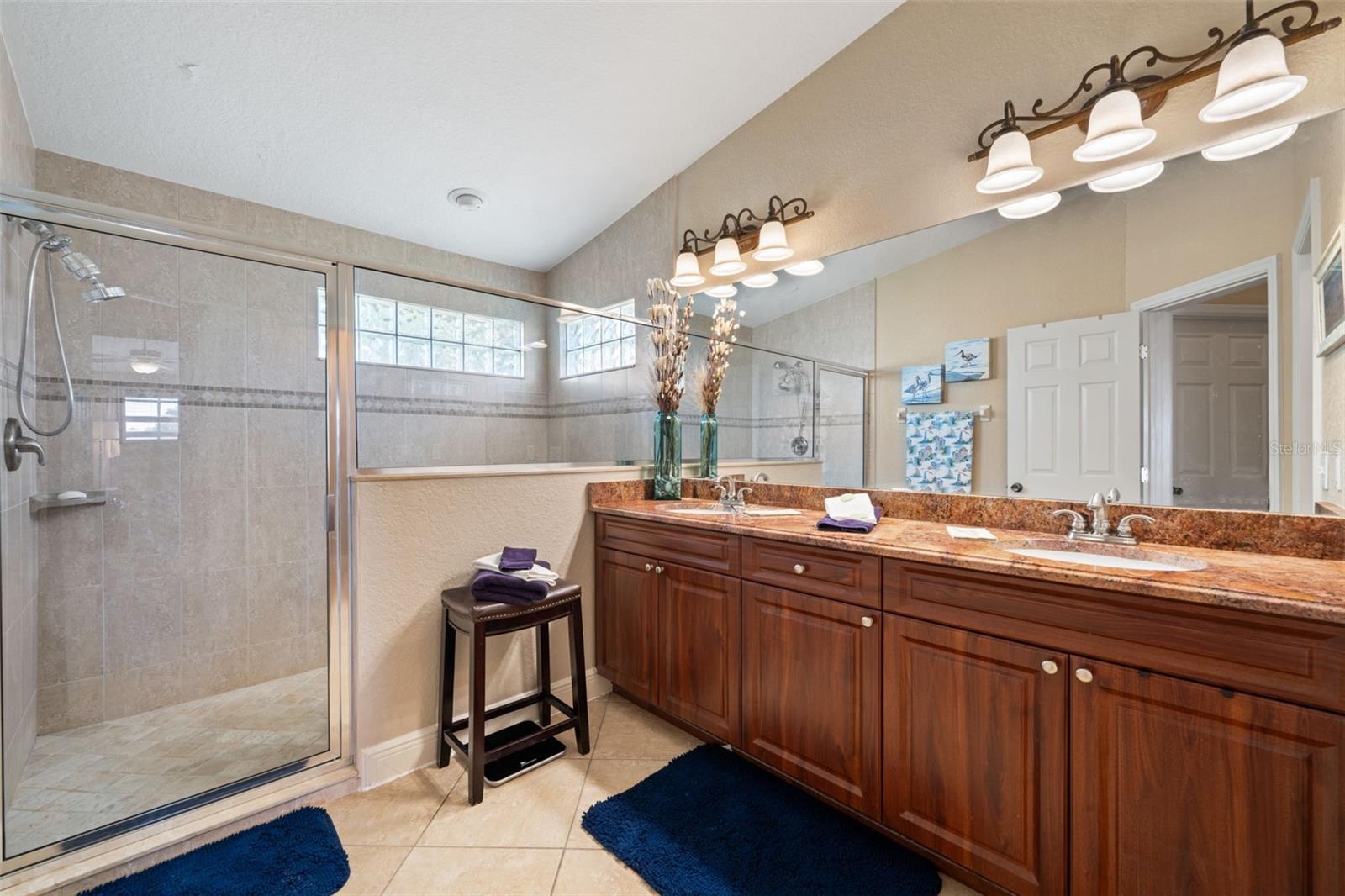 Image 25 of 51 For 1922 5th Street