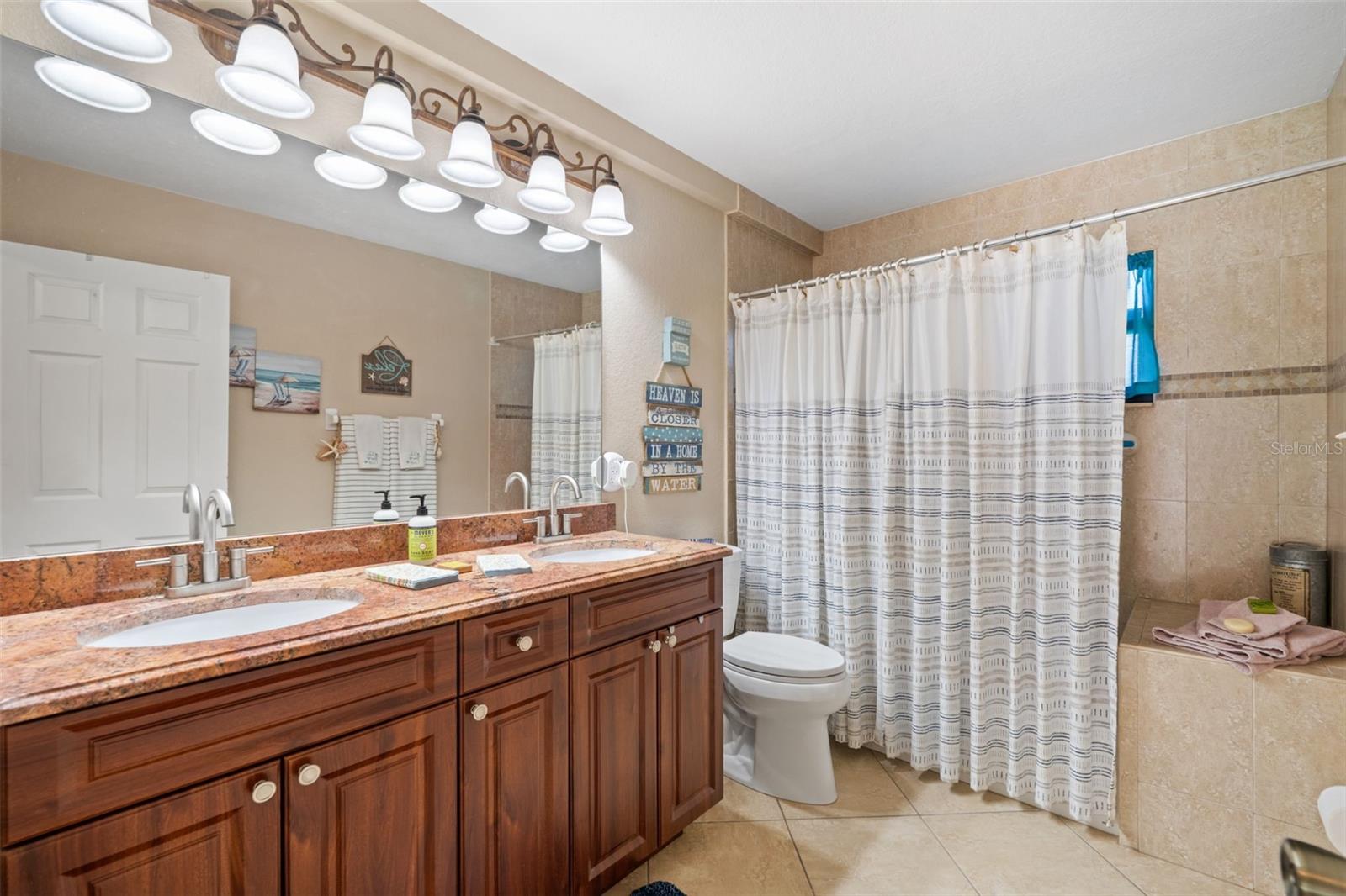 Image 28 of 51 For 1922 5th Street