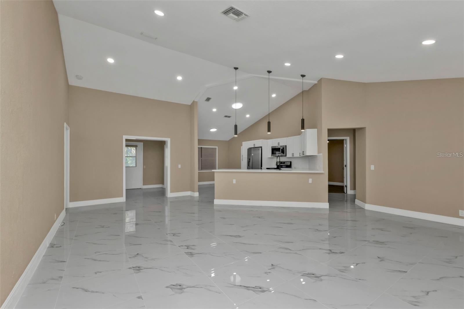 Image 11 of 52 For 2387 Tamarind Street