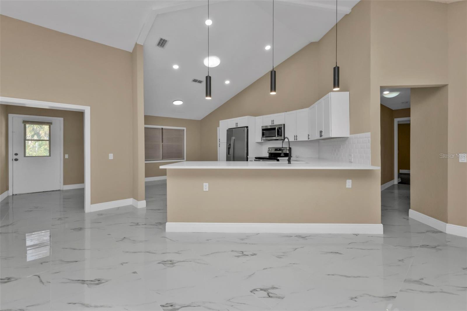 Image 12 of 52 For 2387 Tamarind Street