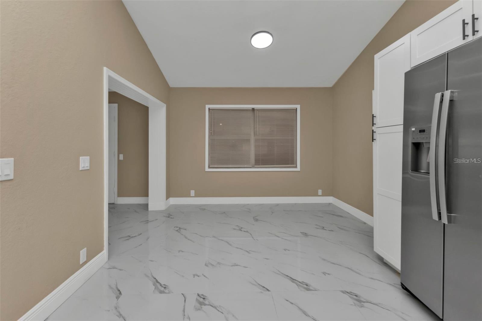 Image 14 of 52 For 2387 Tamarind Street
