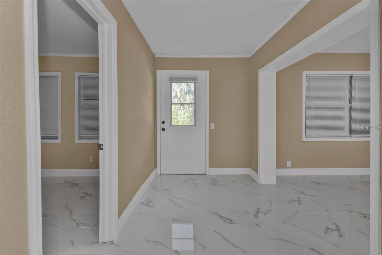 Image 15 of 52 For 2387 Tamarind Street