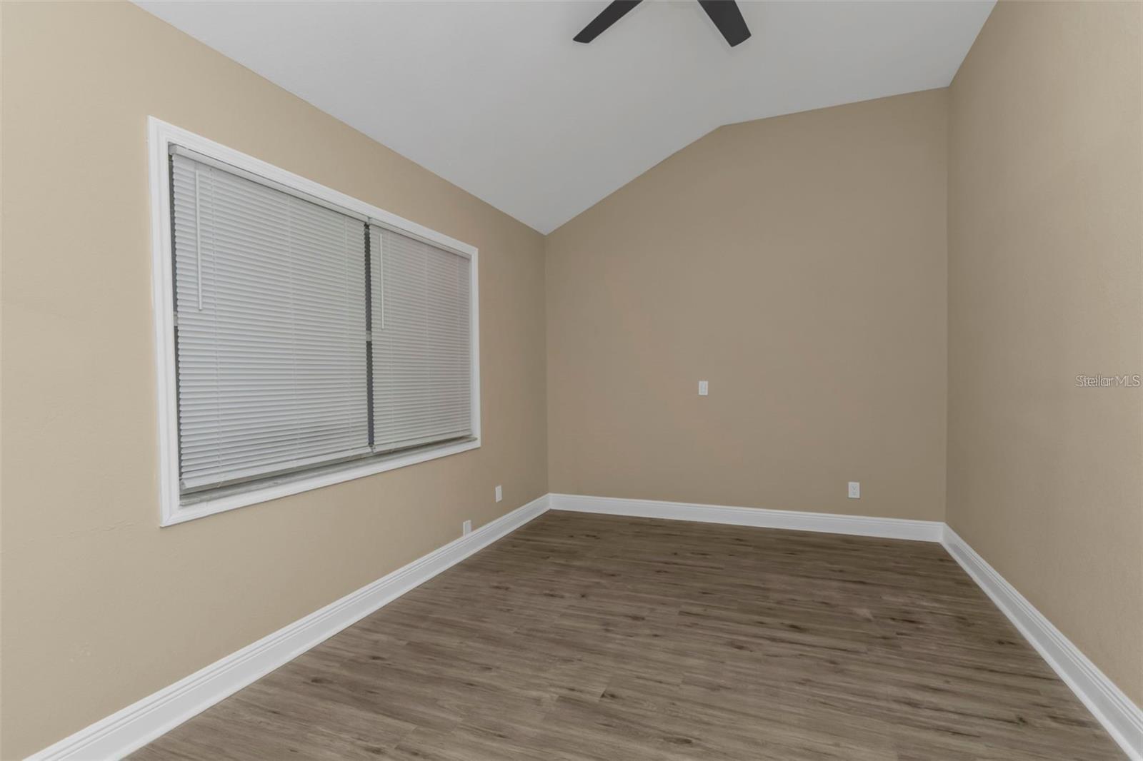 Image 19 of 52 For 2387 Tamarind Street