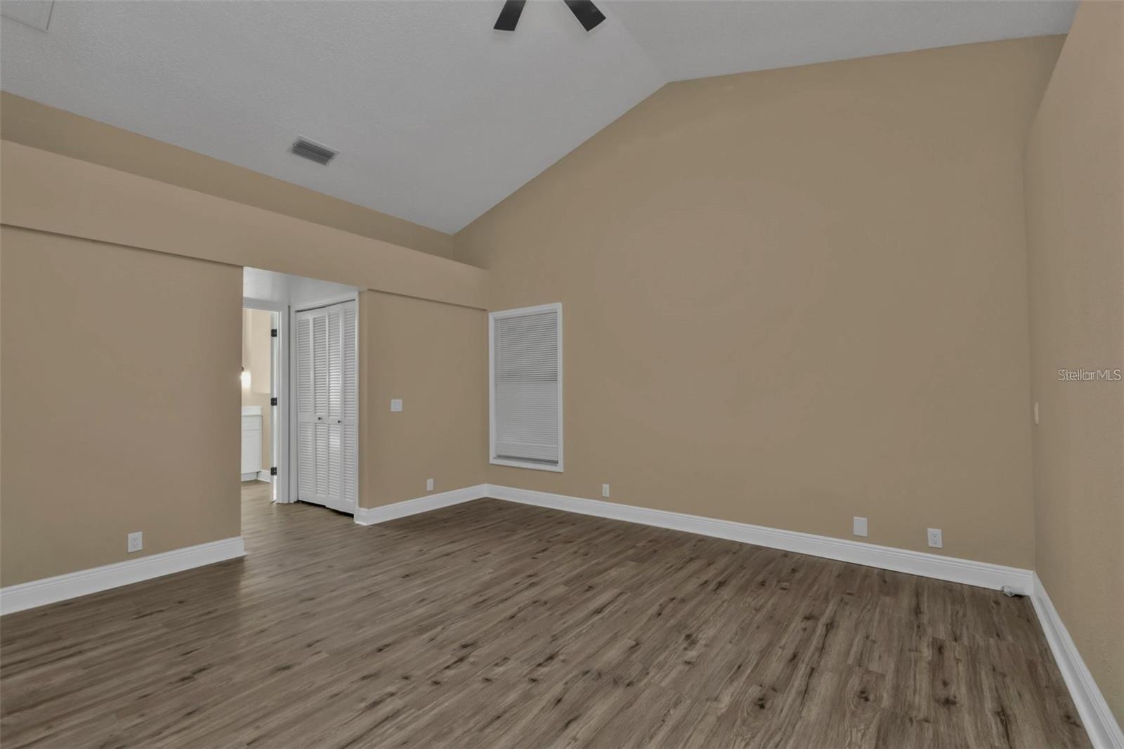 Image 22 of 52 For 2387 Tamarind Street
