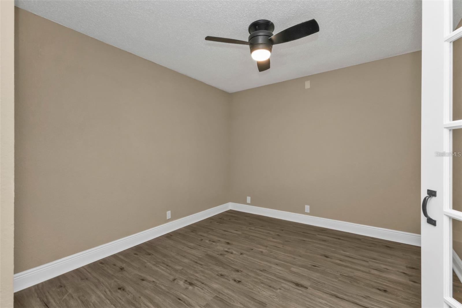 Image 30 of 52 For 2387 Tamarind Street