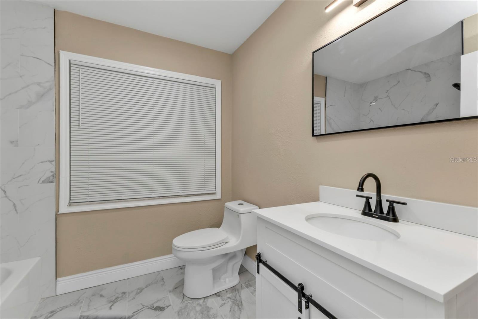 Image 32 of 52 For 2387 Tamarind Street