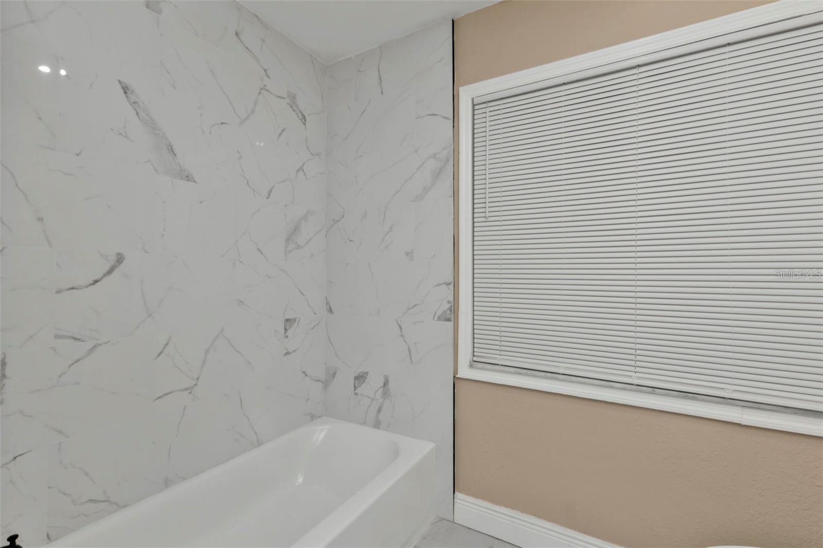 Image 33 of 52 For 2387 Tamarind Street