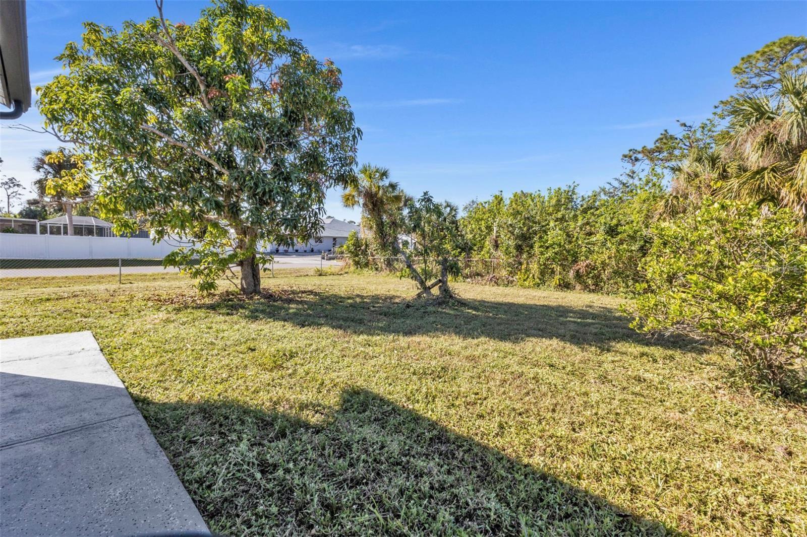 Image 43 of 52 For 2387 Tamarind Street