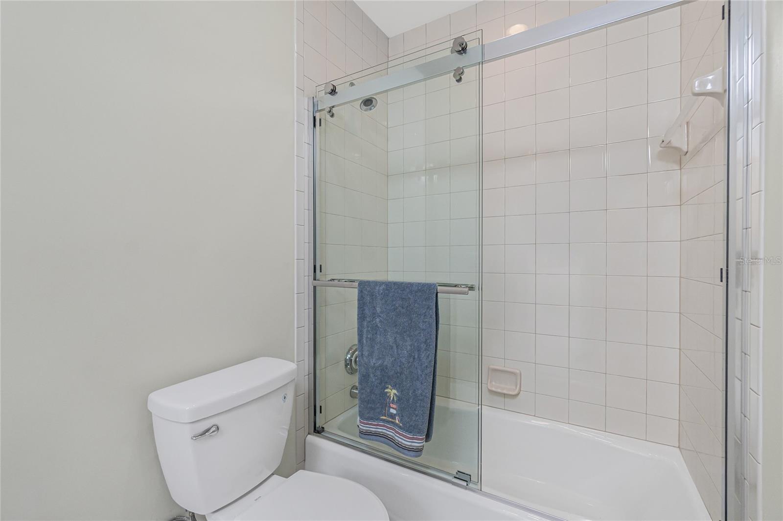 Image 34 of 57 For 3313 Sunset Key Cir  701