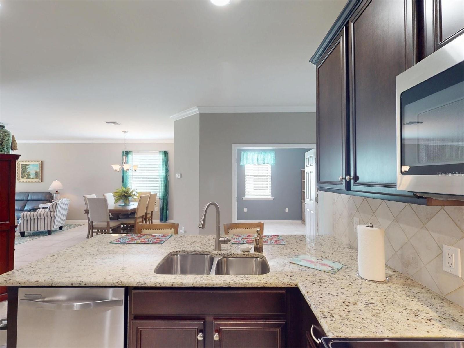 Image 17 of 98 For 2444 Daisy Drive