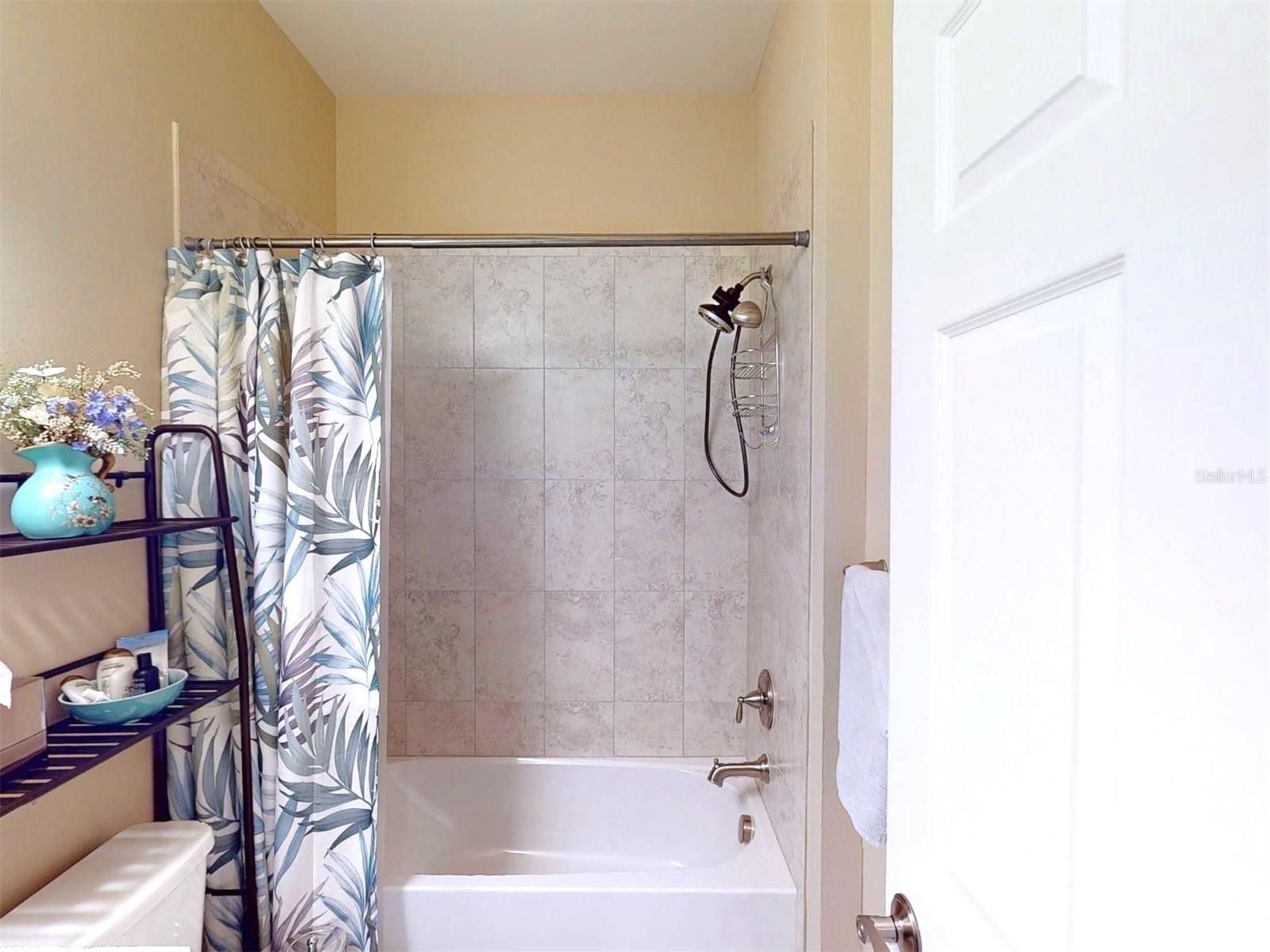 Image 46 of 98 For 2444 Daisy Drive