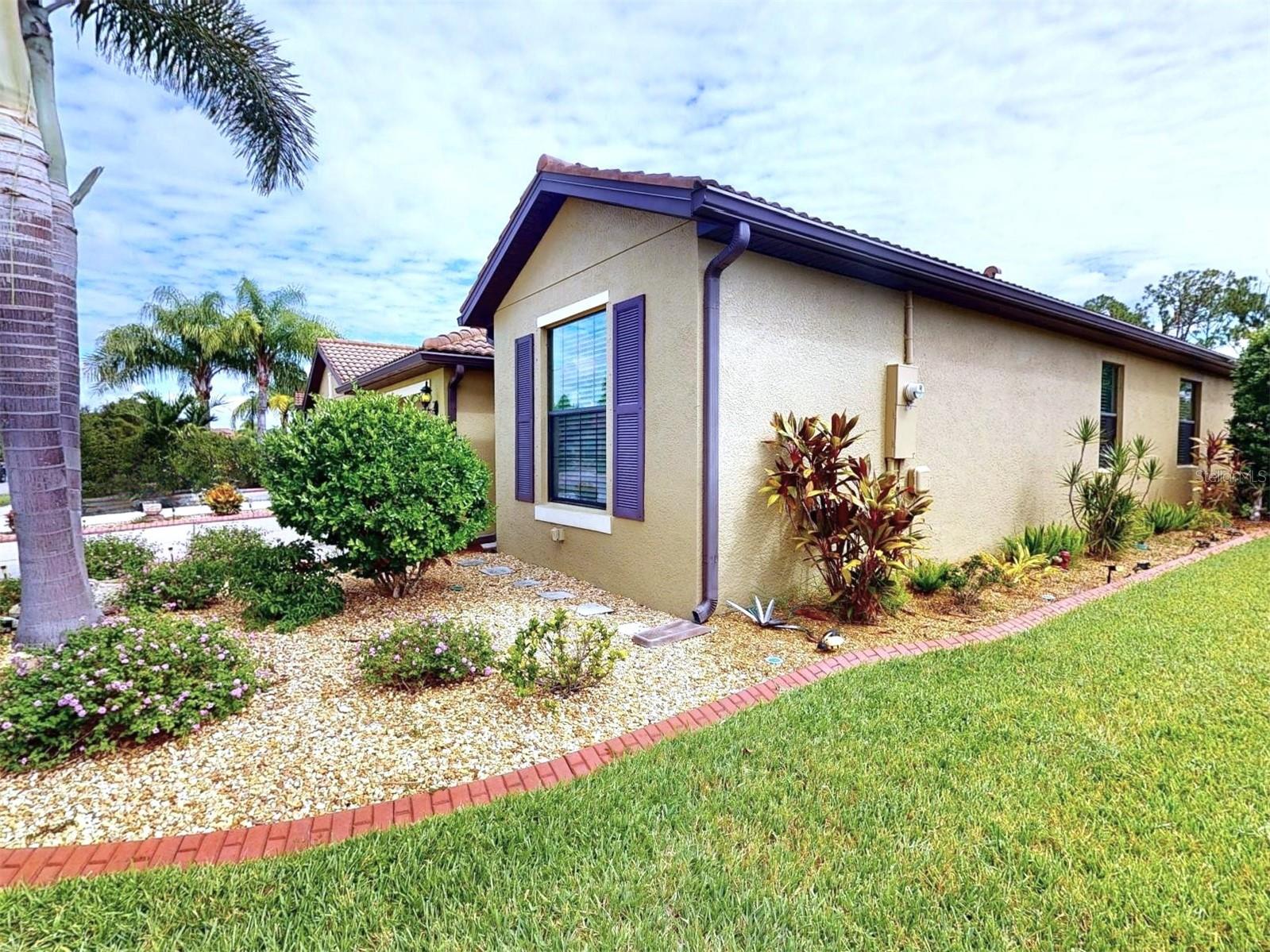 Image 5 of 98 For 2444 Daisy Drive