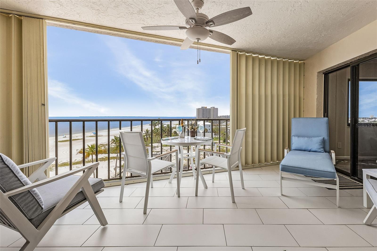 Image 29 of 43 For 2532 Estero Boulevard 607