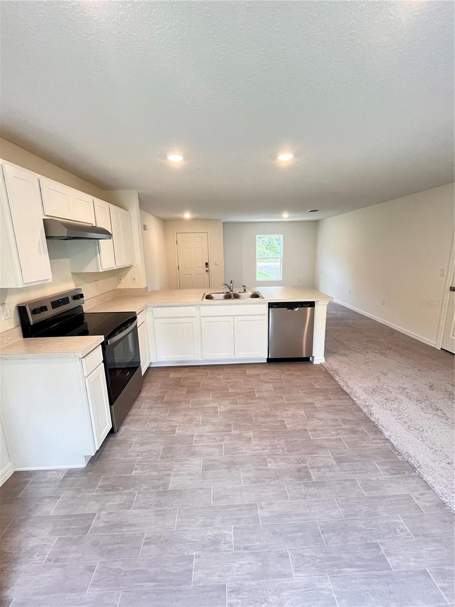 Image 3 of 10 For 10645 Weatherby Avenue