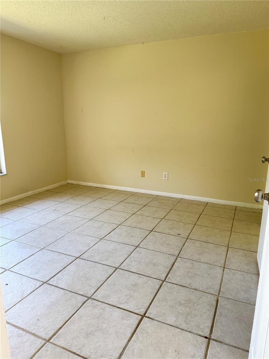 Image 7 of 9 For 11216 Pendleton Avenue B