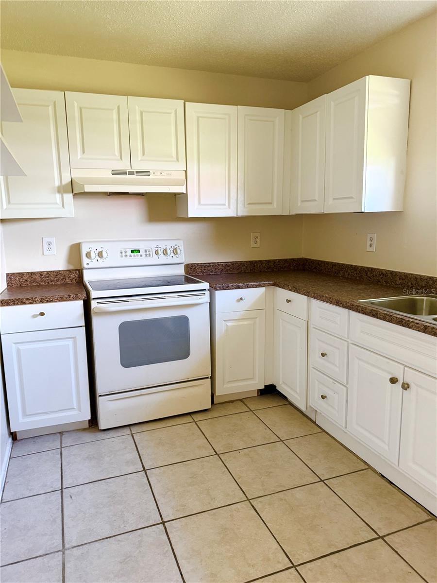 Image 8 of 9 For 11216 Pendleton Avenue B