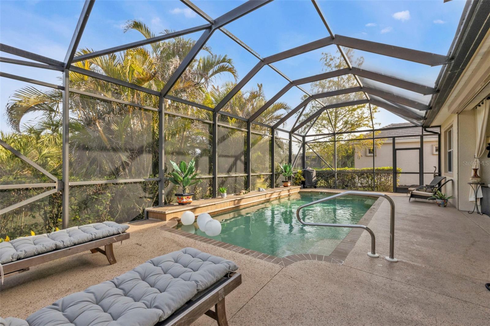 Image 37 of 63 For 13298 Scrub Jay Court