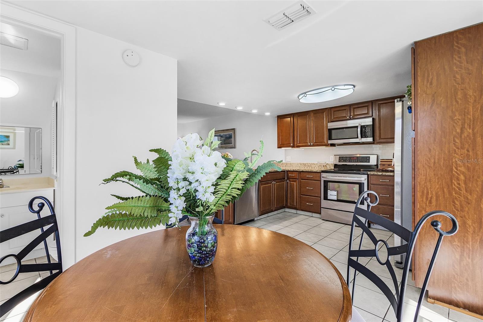 Image 12 of 30 For 4903 Vincennes Street 116