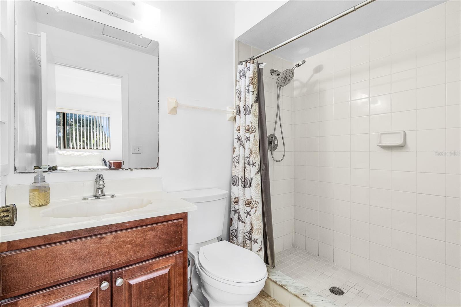 Image 19 of 30 For 4903 Vincennes Street 116