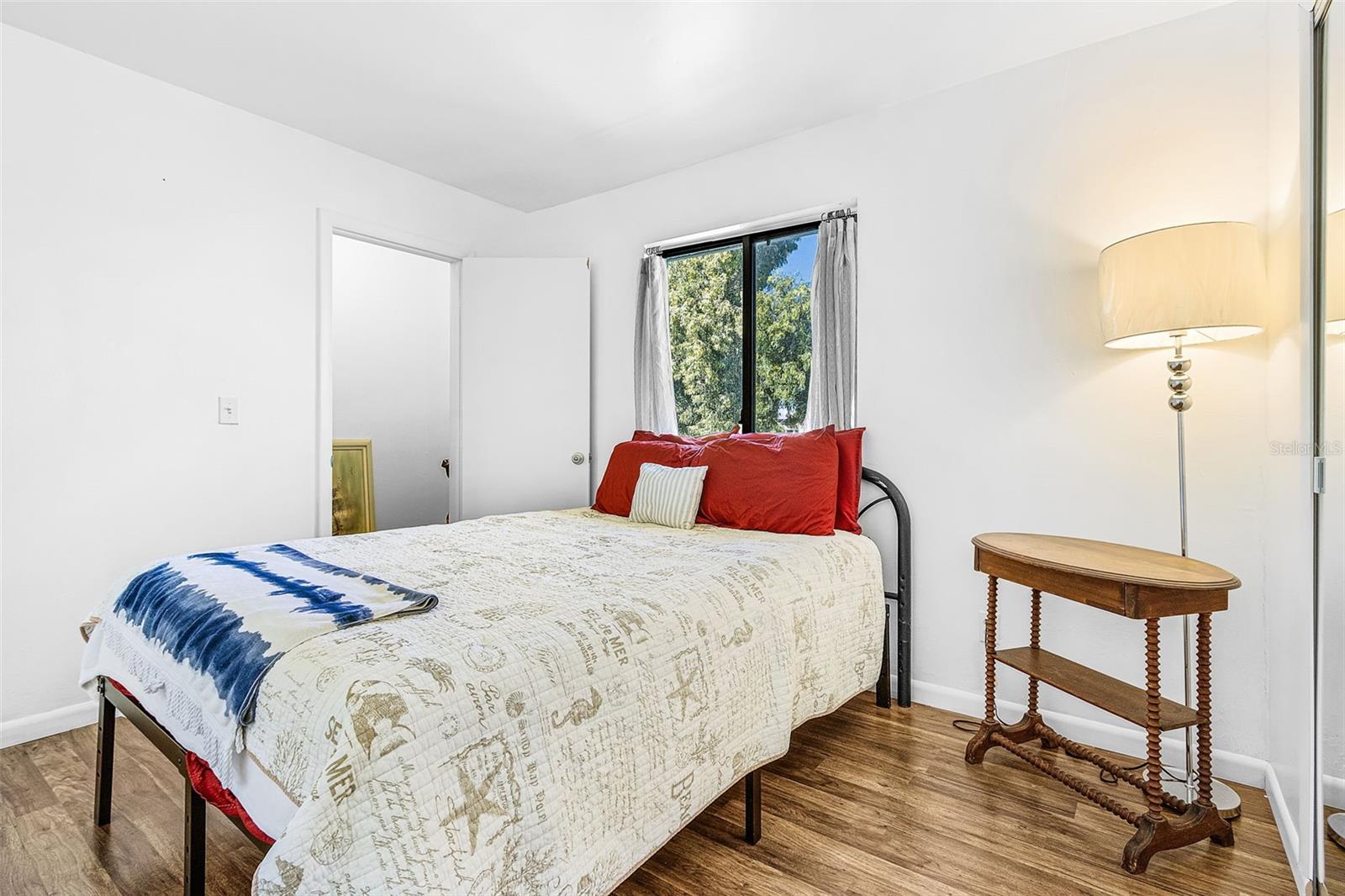 Image 21 of 30 For 4903 Vincennes Street 116