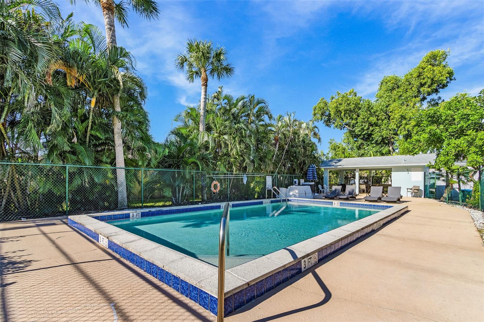 Image 25 of 30 For 4903 Vincennes Street 116