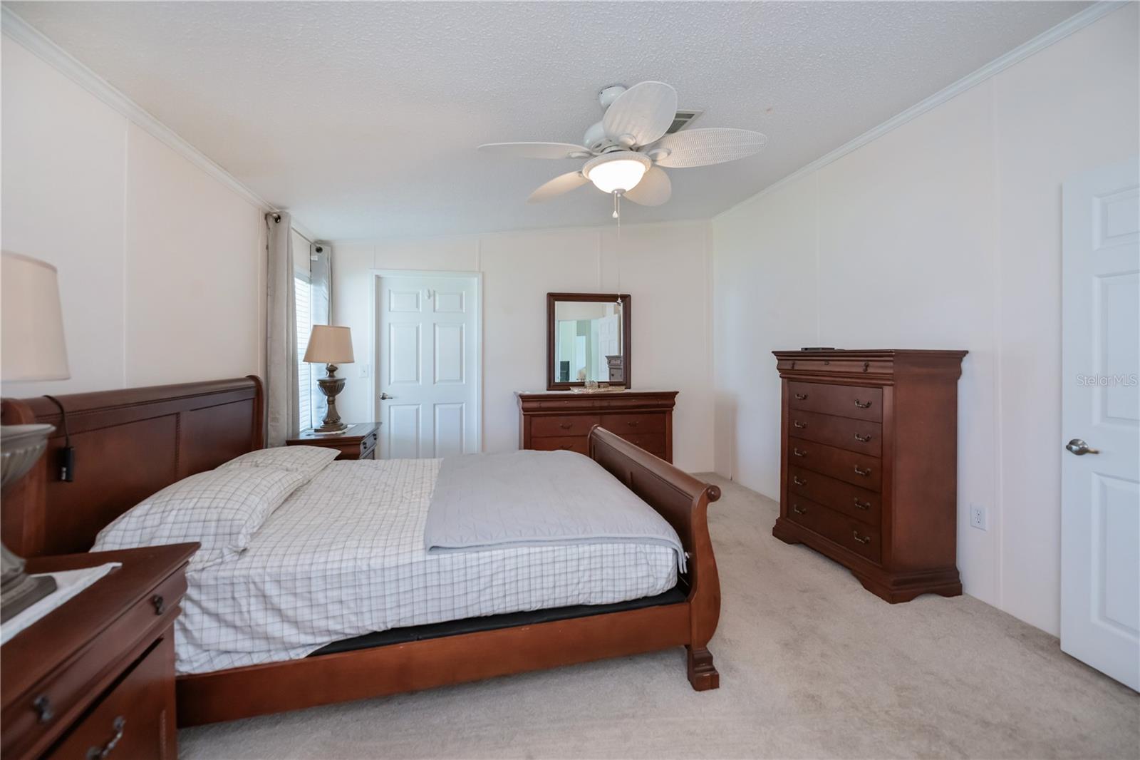 Image 26 of 50 For 2100 Kings Highway 144