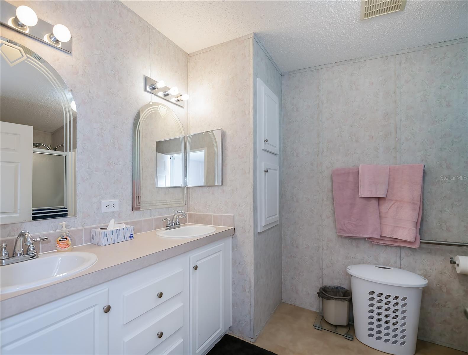 Image 29 of 50 For 2100 Kings Highway 144