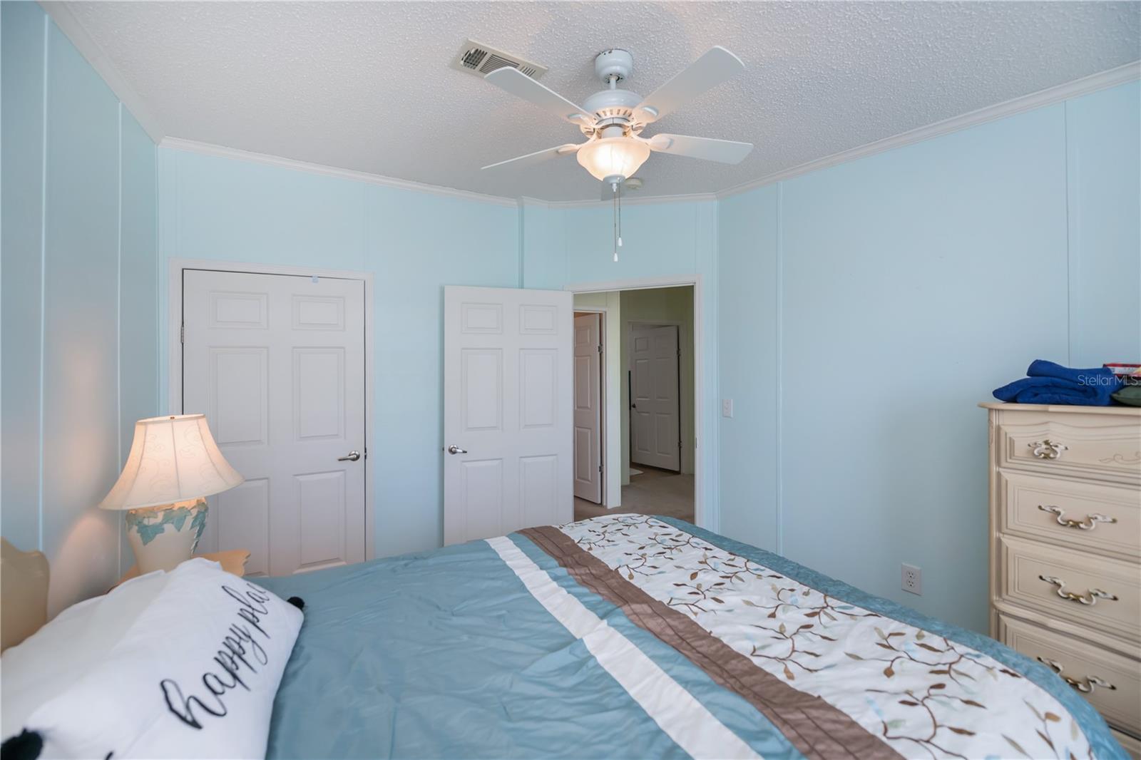 Image 33 of 50 For 2100 Kings Highway 144