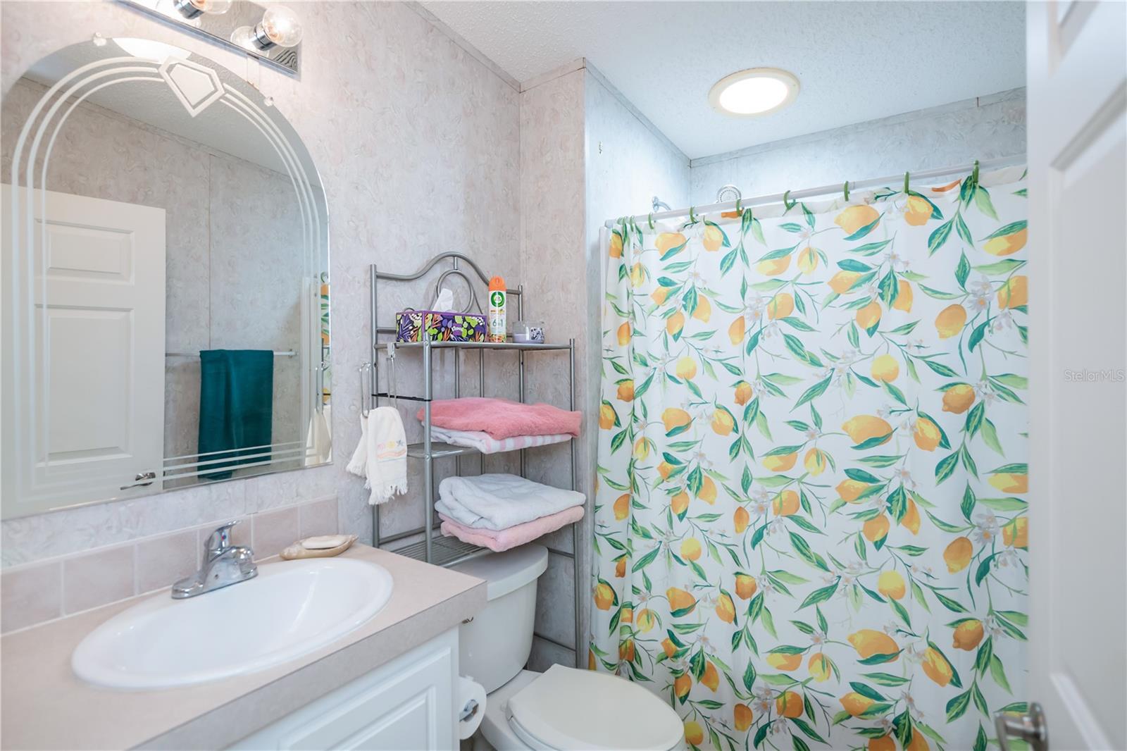 Image 35 of 50 For 2100 Kings Highway 144