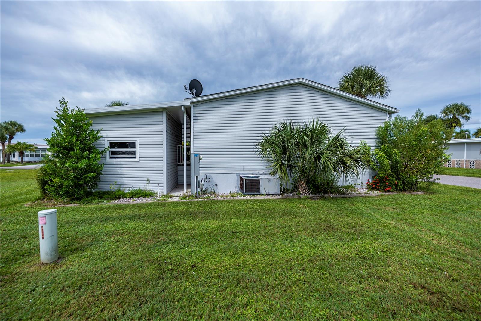 Image 42 of 50 For 2100 Kings Highway 144