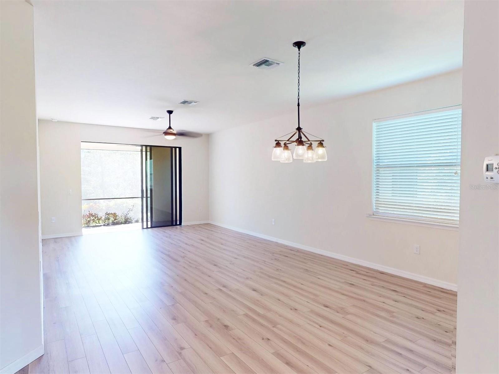 Image 17 of 85 For 2476 Daisy Drive