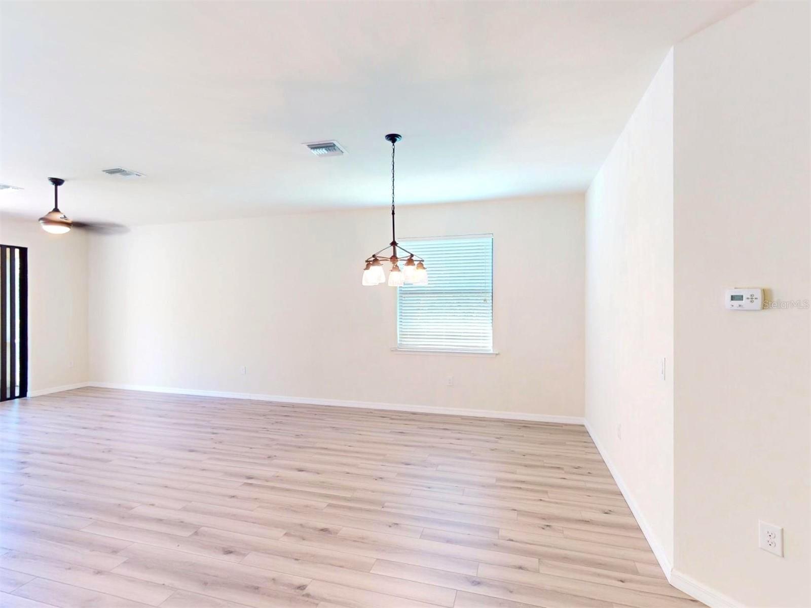 Image 19 of 85 For 2476 Daisy Drive