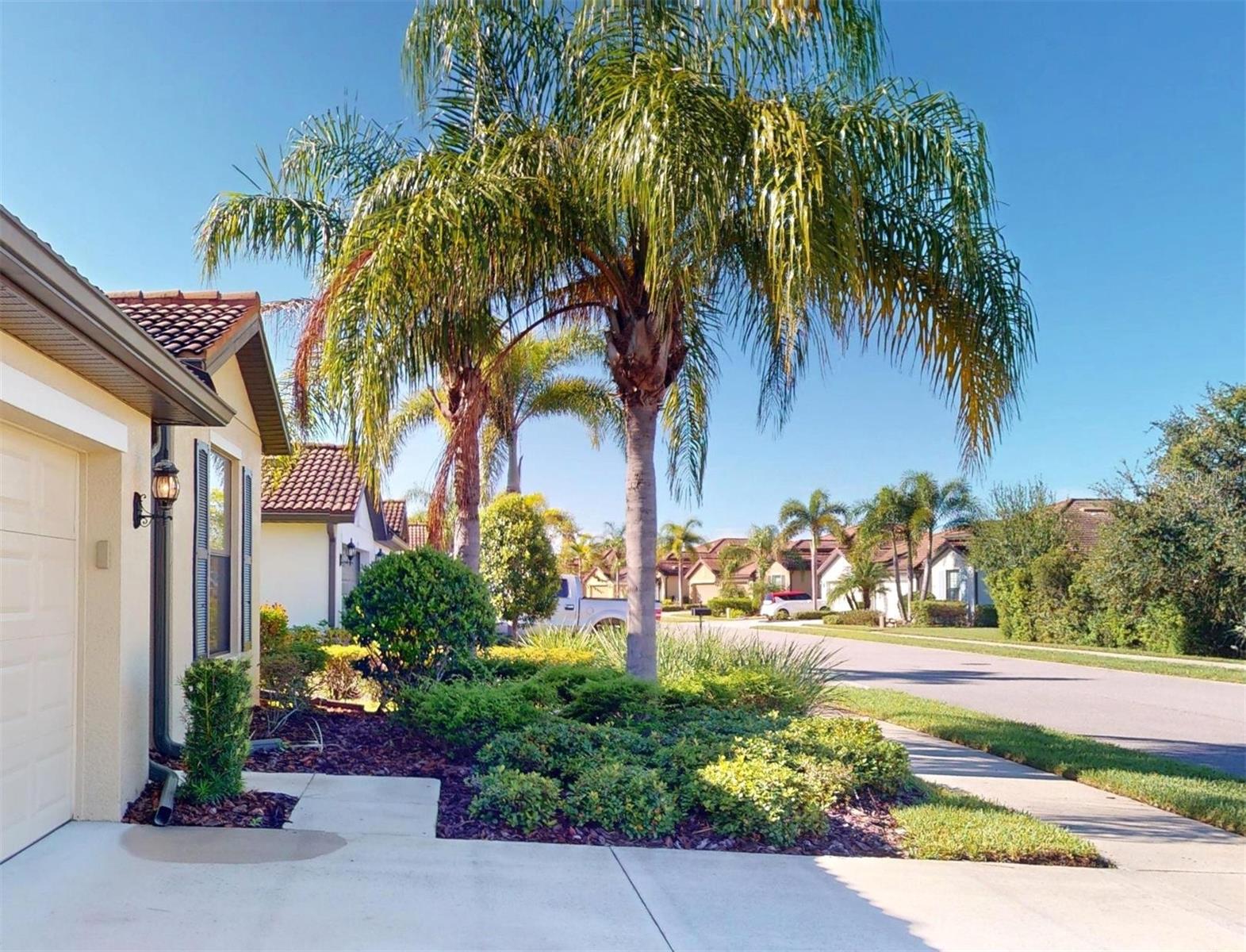 Image 2 of 85 For 2476 Daisy Drive